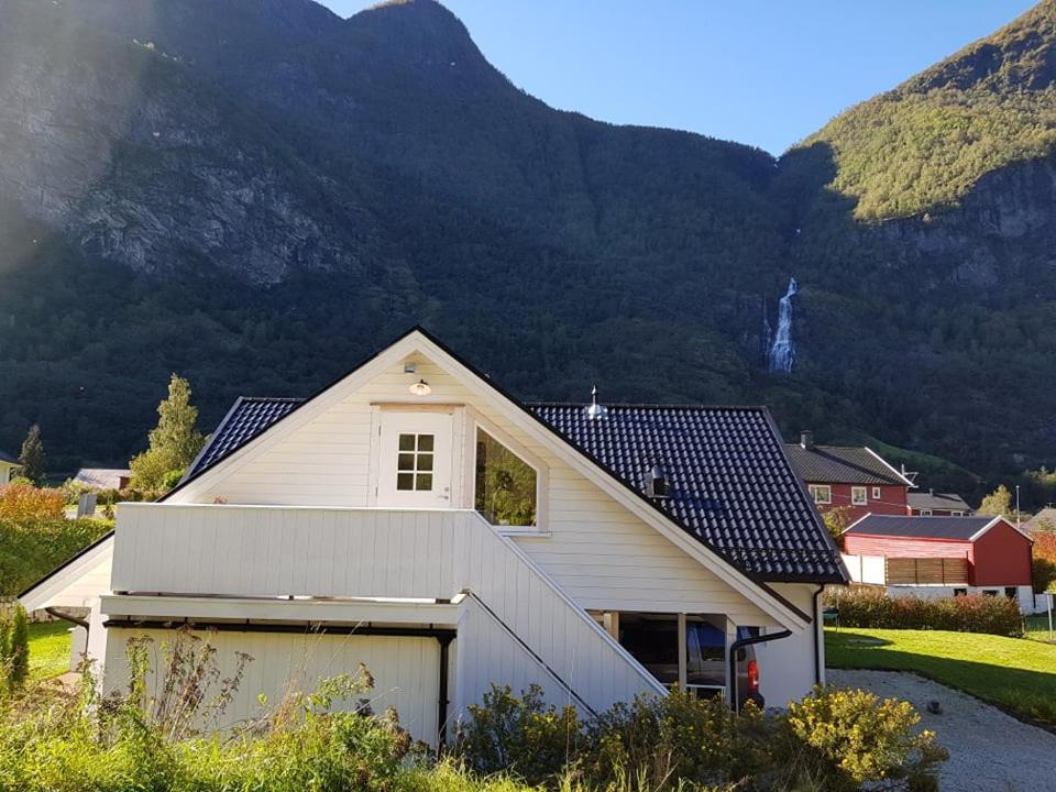 Bright And Cozy Apartment 1.5Km From City Centre Aurland Eksteriør bilde